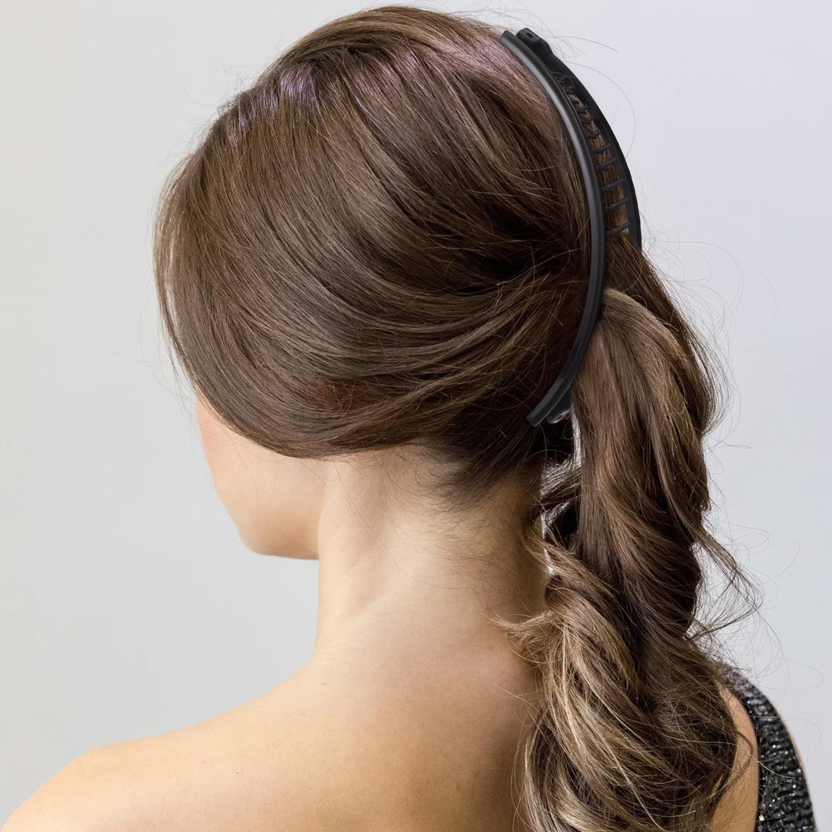 Winsyison clip in half-up hairstyle demonstrating neat everyday styling benefit