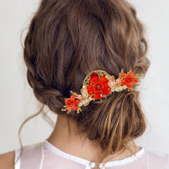 Wisewo hairpins inserted in a bridal bun illustrating reliable hold for updo hairstyles