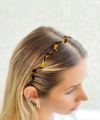 WOVOWOVO on model with straight hair demonstrating comfortable all-day wear