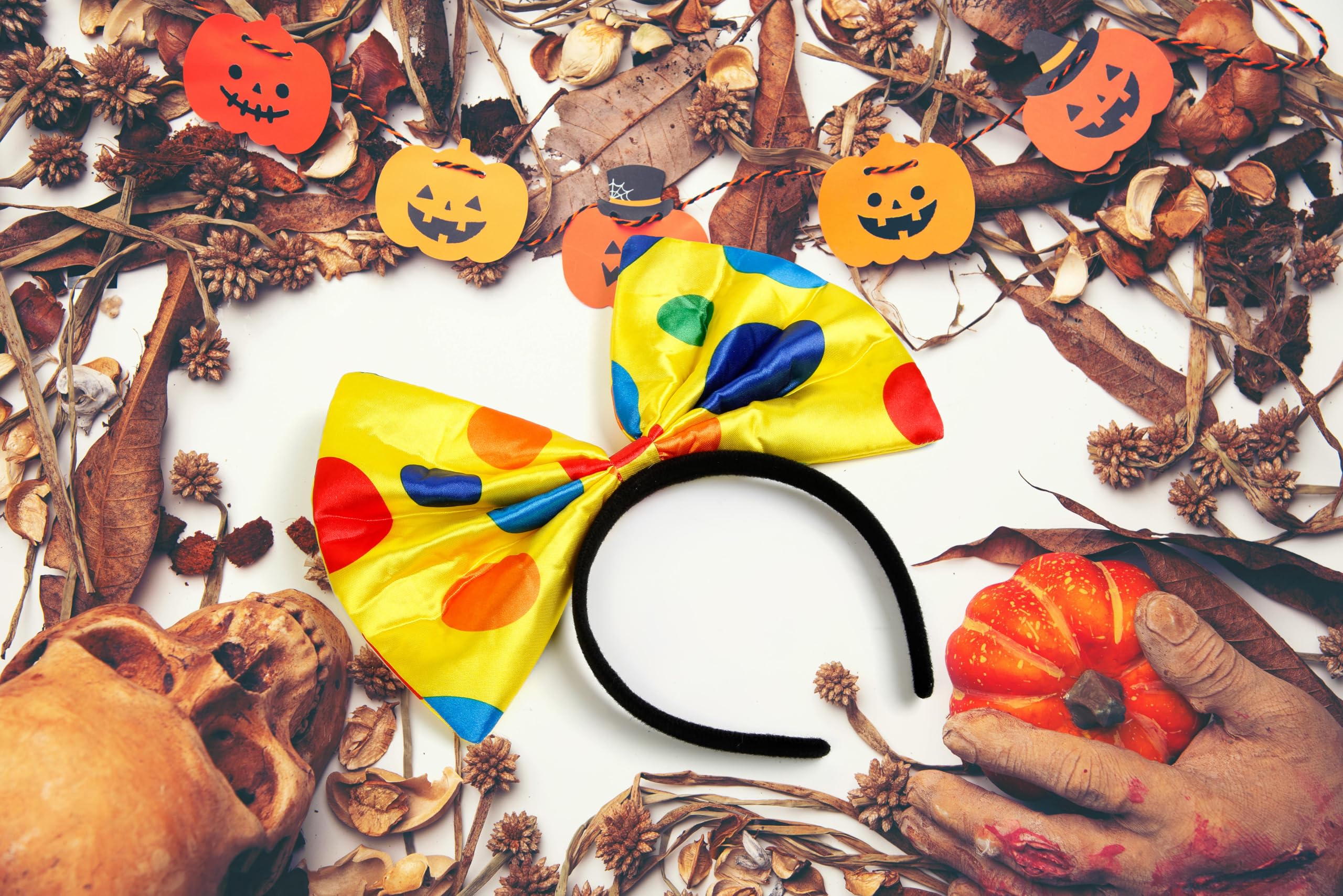 WOVOWOVO headband on model showing size and comfortable fit for adults