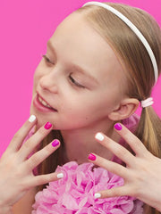 Wsimily step-by-step application photo showing easy press-on benefit