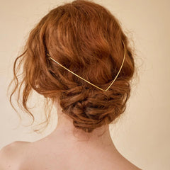 WYSJYBHJ model wearing band back-worn to show comfortable, secure hold