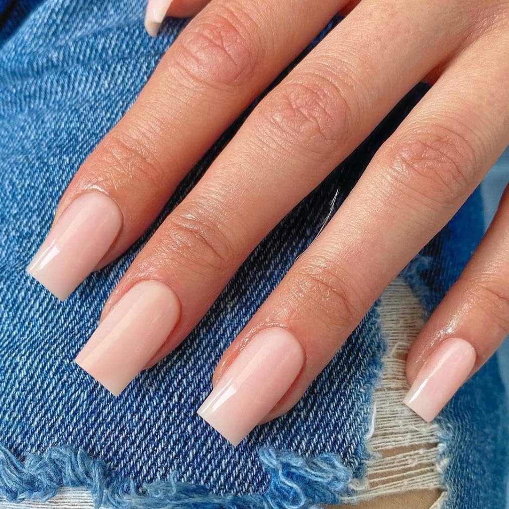 XCREANDO baby pink close-up texture highlighting smooth gel shine benefit
