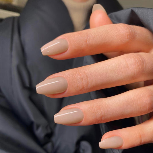 XCREANDO close-up gel texture highlighting smooth glossy finish and natural look