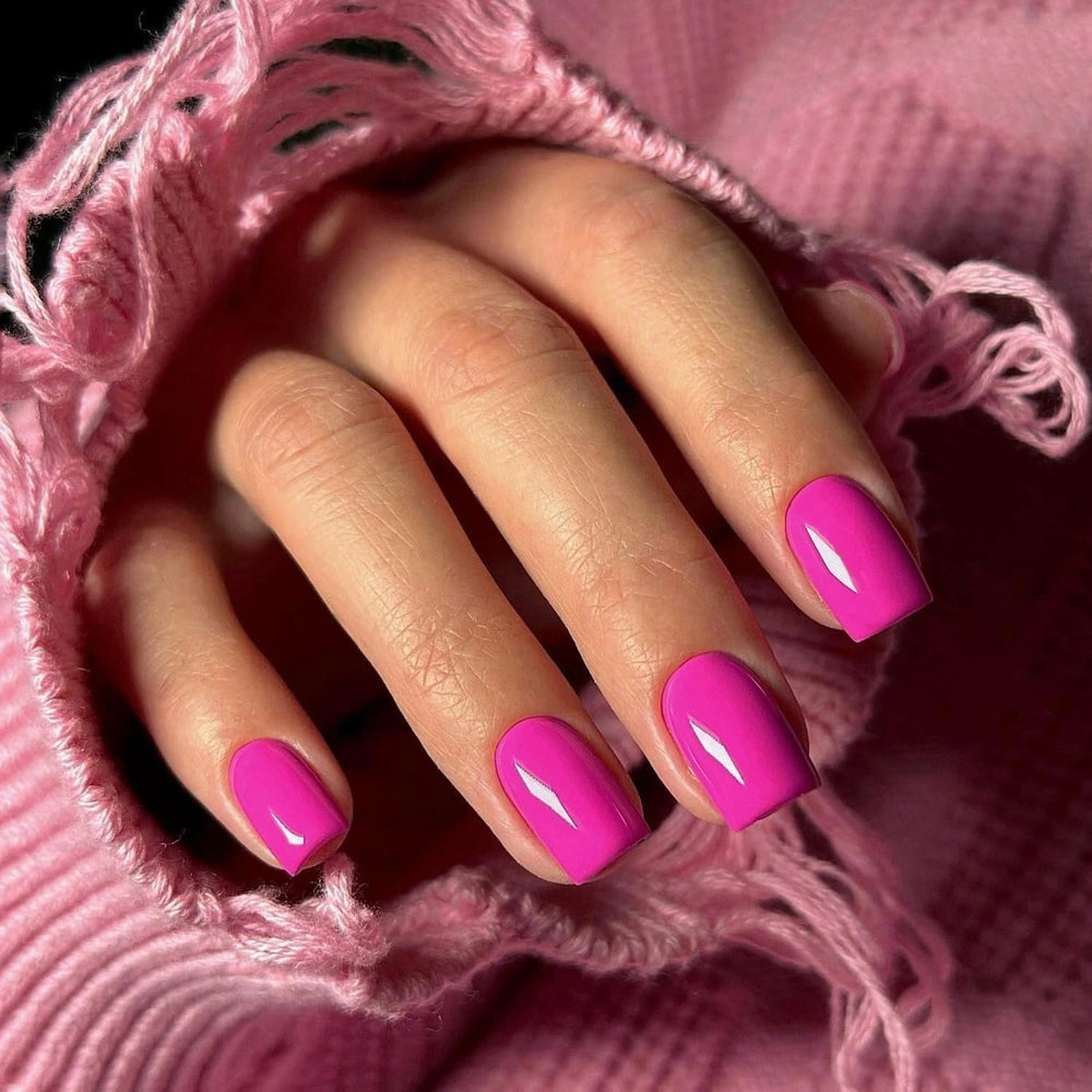 XCREANDO close-up of gel texture highlighting chip-resistant finish