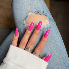 XCREANDO front packaging showing neon pink press-on nails and benefits