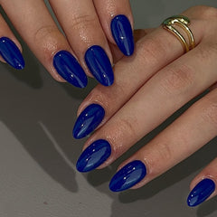 XCREANDO side profile of short almond nail shape showing comfortable natural curve
