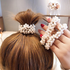 Xiangwenlan in-use high ponytail demonstrating secure hold and elegant finish