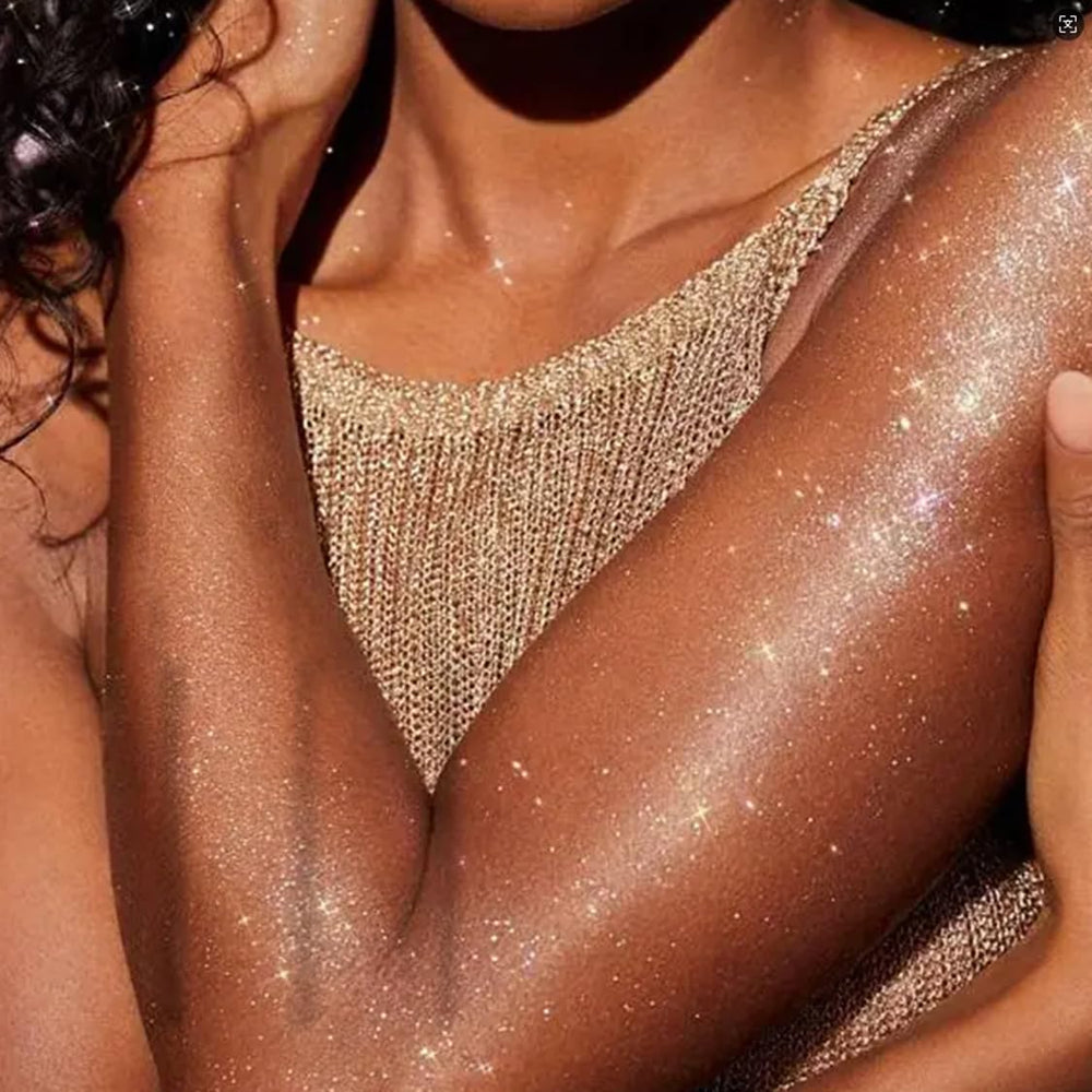 Xiuxixu clothing sparkle after spray illustrating fabric-friendly glitter benefit