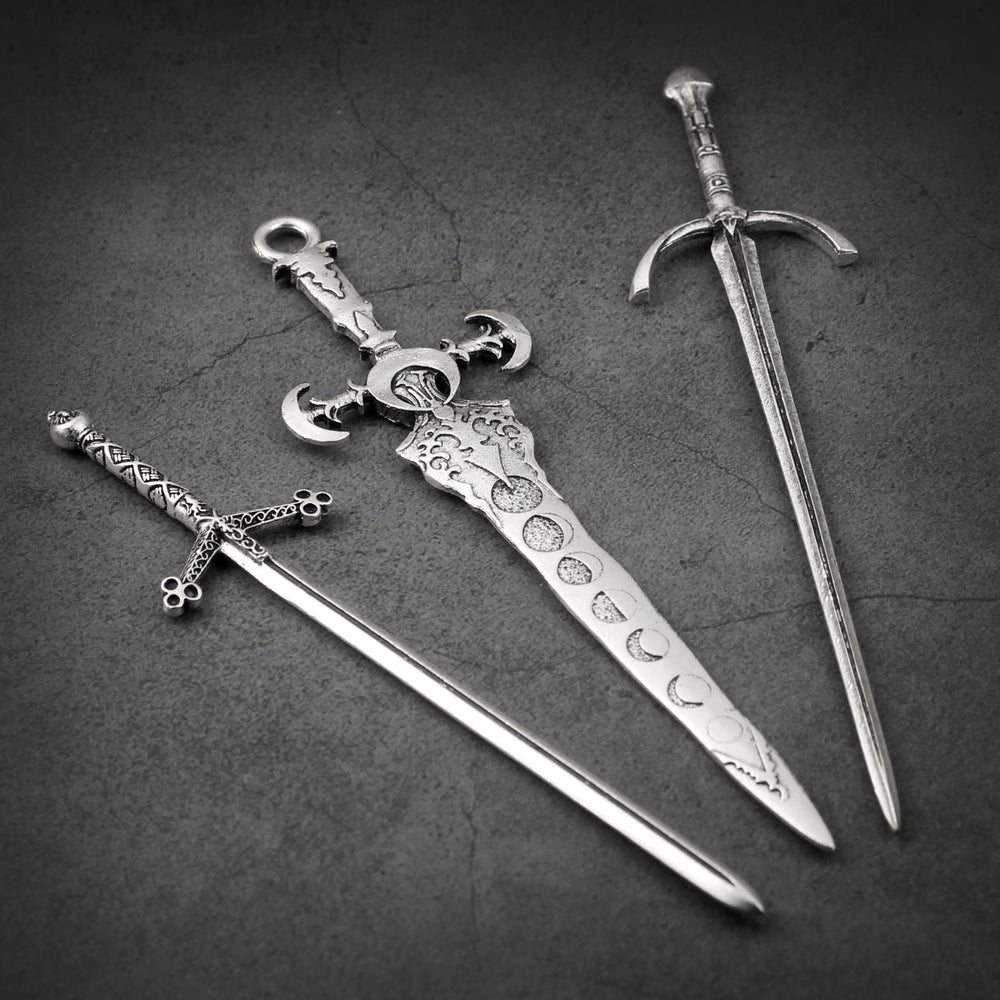 XJYHDY hair pins worn with renaissance outfit for costume impact