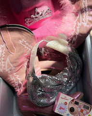 xo, Fetti clip worn in hair at bachelorette party demonstrating secure hold