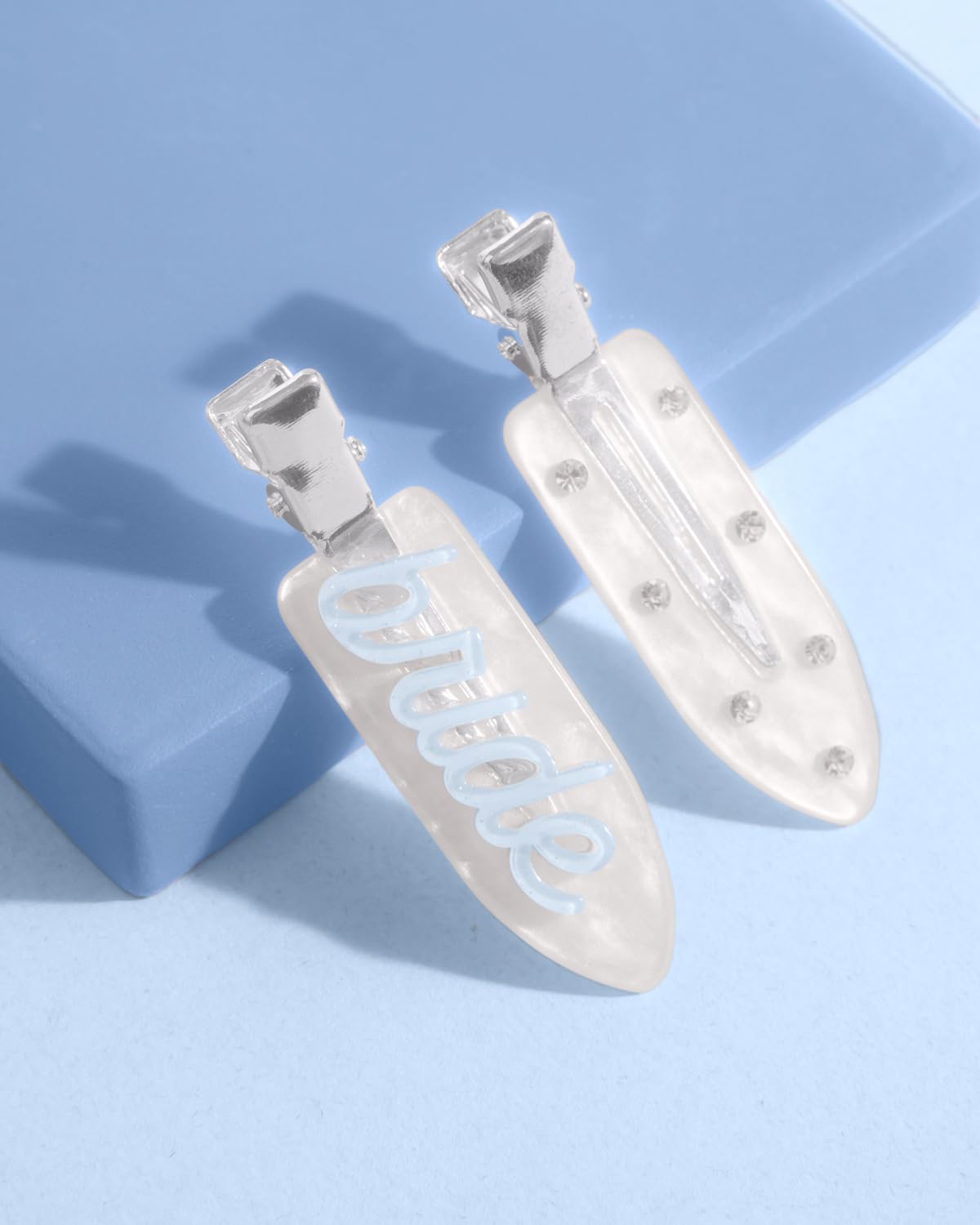 xo, Fetti detail shot of white acrylic edge showing smooth finish