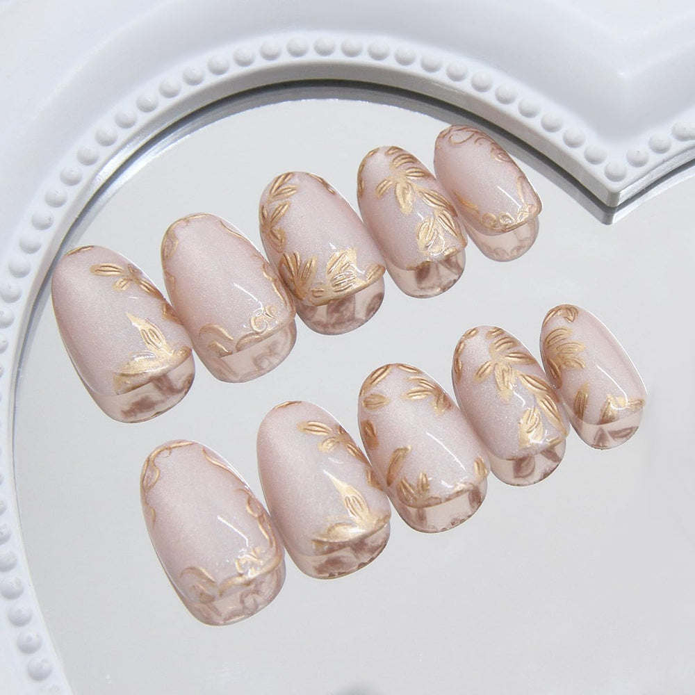 xzmeilun close-up of 3D gold leaf and cat-eye shimmer showing fine decorative detail