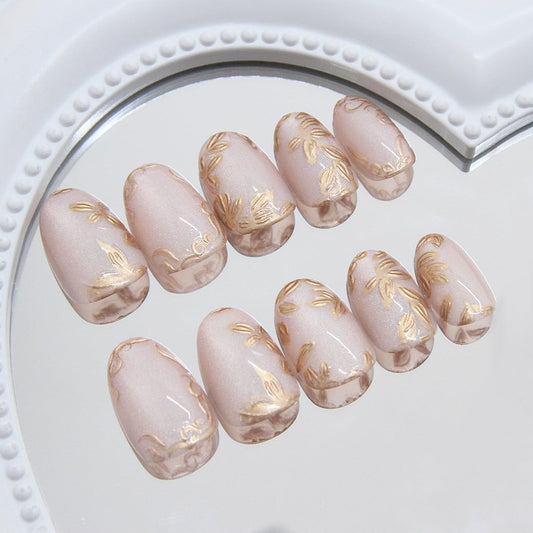 xzmeilun close-up of 3D gold leaf and cat-eye shimmer showing fine decorative detail