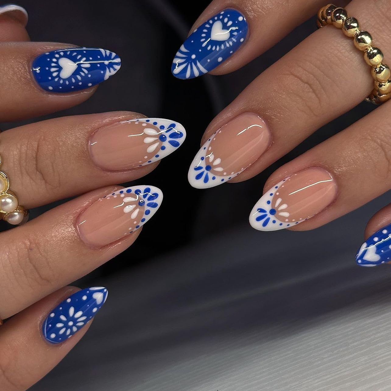 XZMeiLun front packaging showing blue French tips and included tools for quick styling