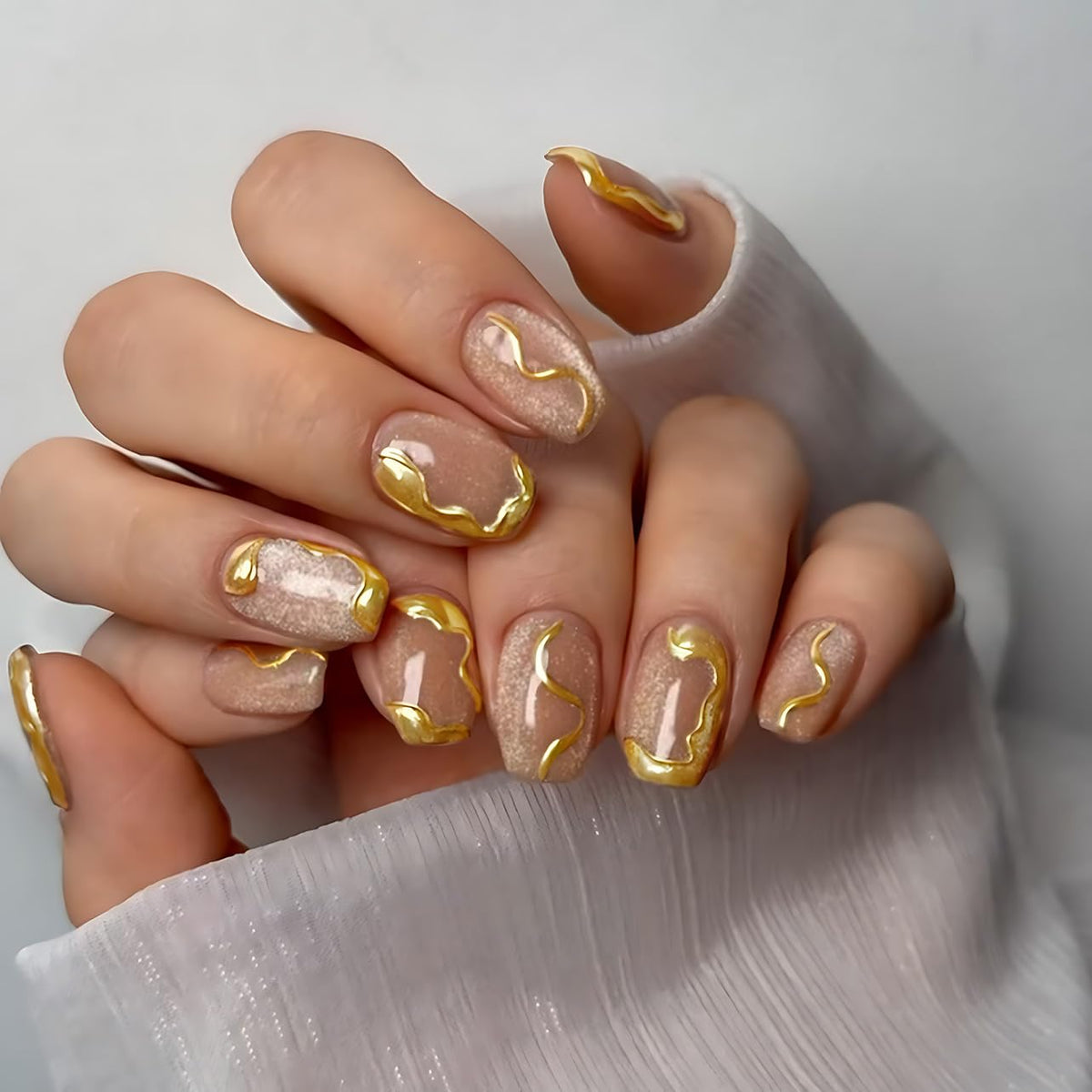 XZMeiLun front packaging showing nude cat eye nails and salon finish benefit