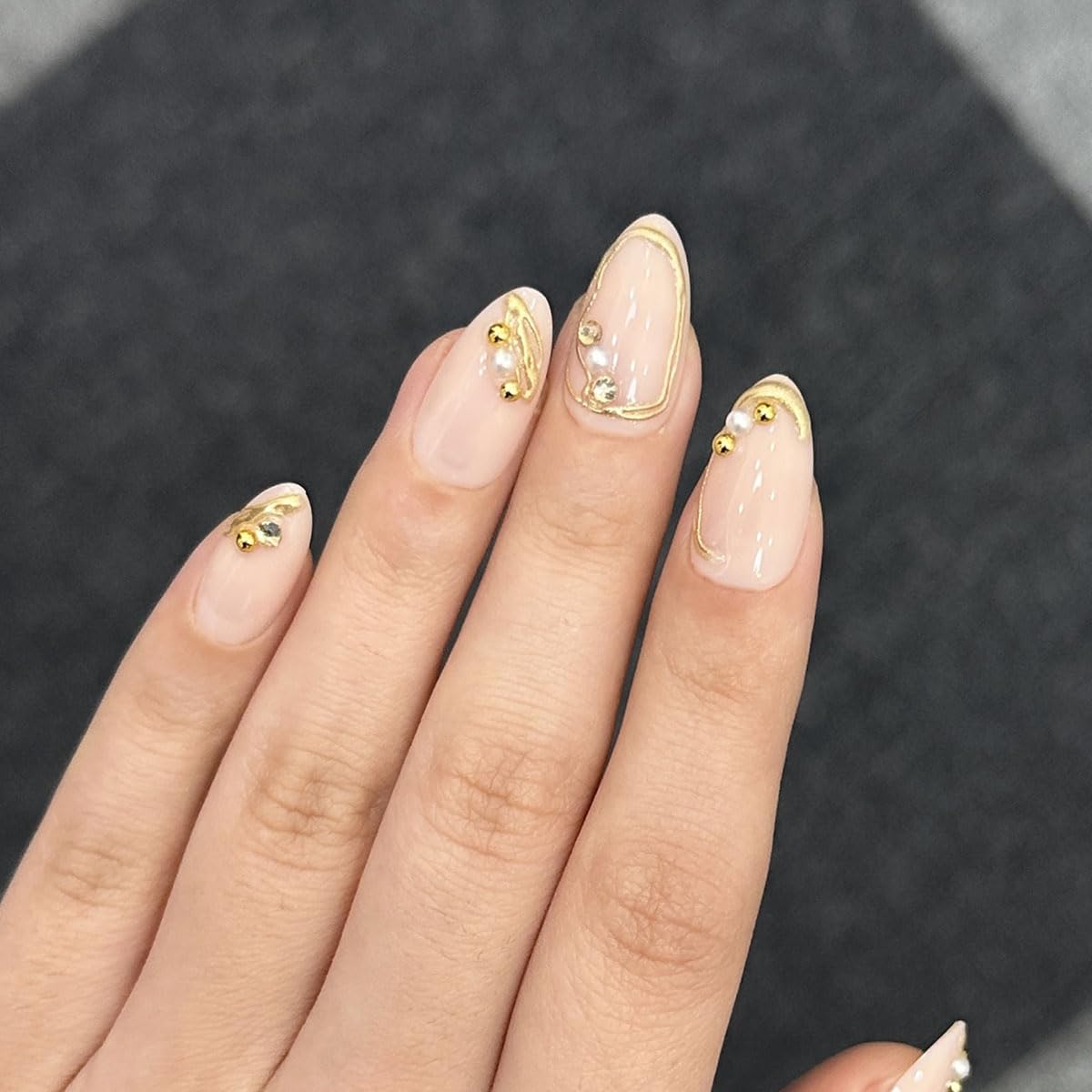 XZMeiLun glossy French tip texture close-up for salon-like shine benefit