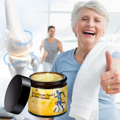 YAMVXIC close-up of cream texture showing smooth, fast-absorbing consistency
