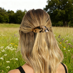 YCKXXL worn in half-up hairstyle showing secure hold and everyday styling benefit