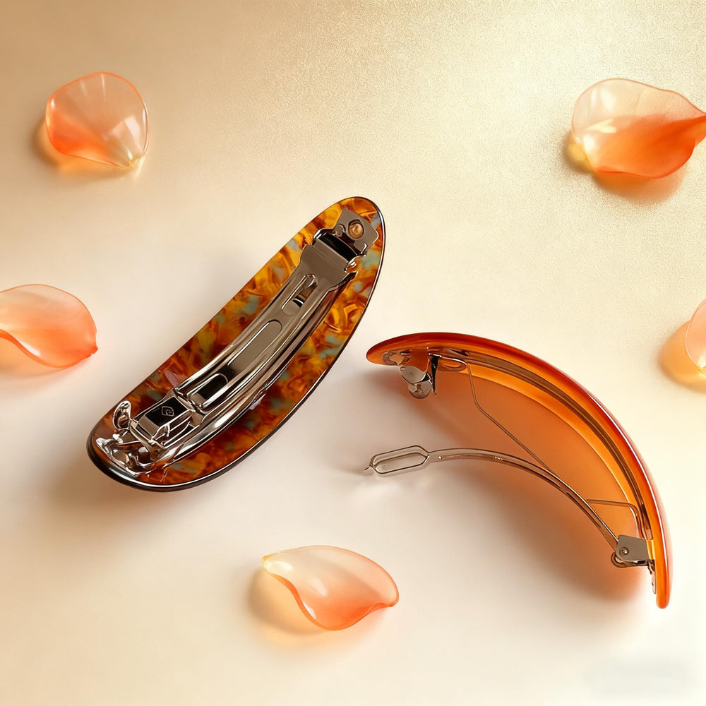 YCKXXL metal spring clip detail showing alloy strength and rust-resistant benefit