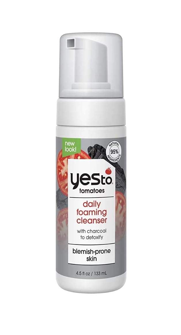 Yes To Tomatoes charcoal texture close-up highlighting active charcoal and gentle cleansing action