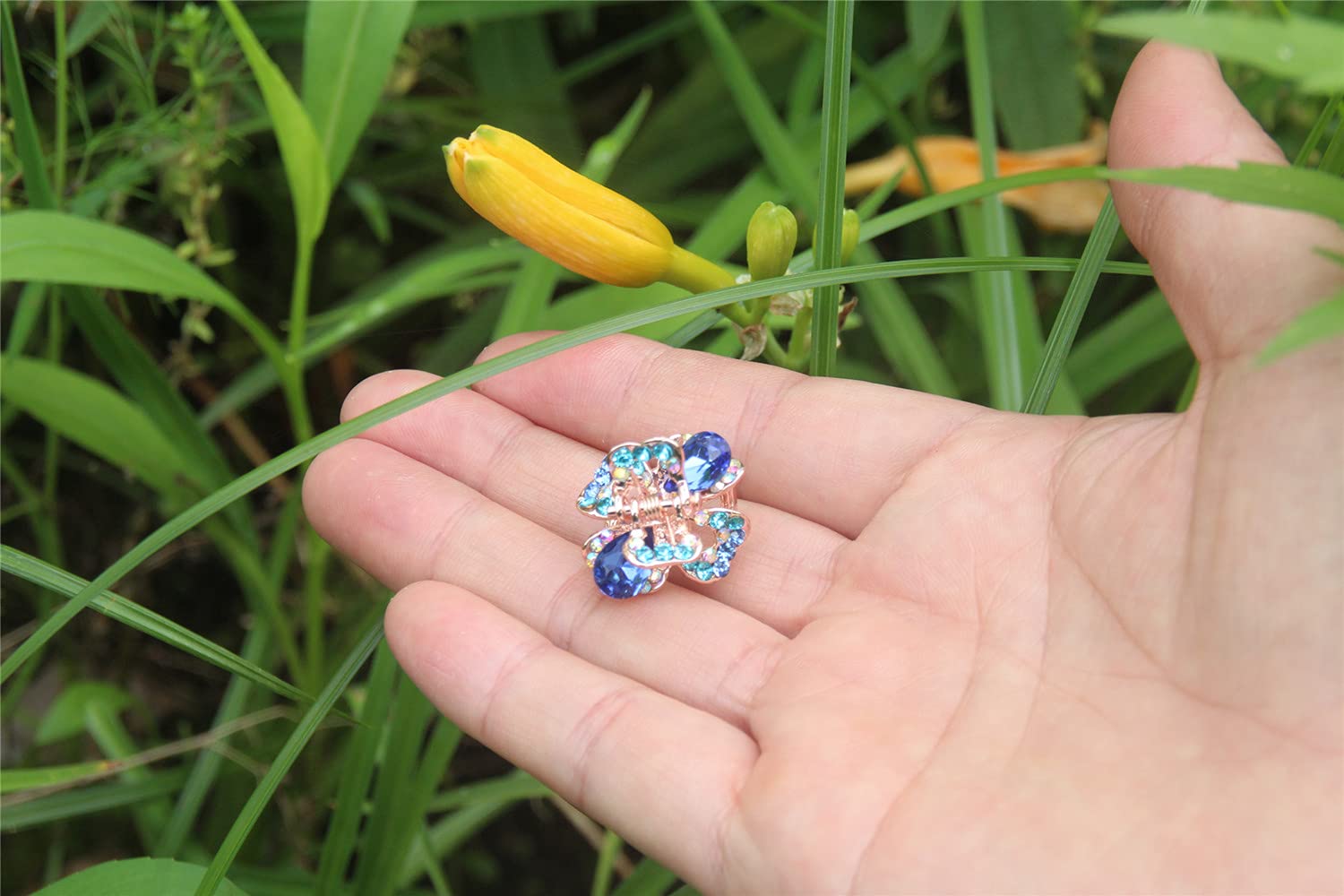Yeshan rhinestone texture under light showing sparkling finish and elegance