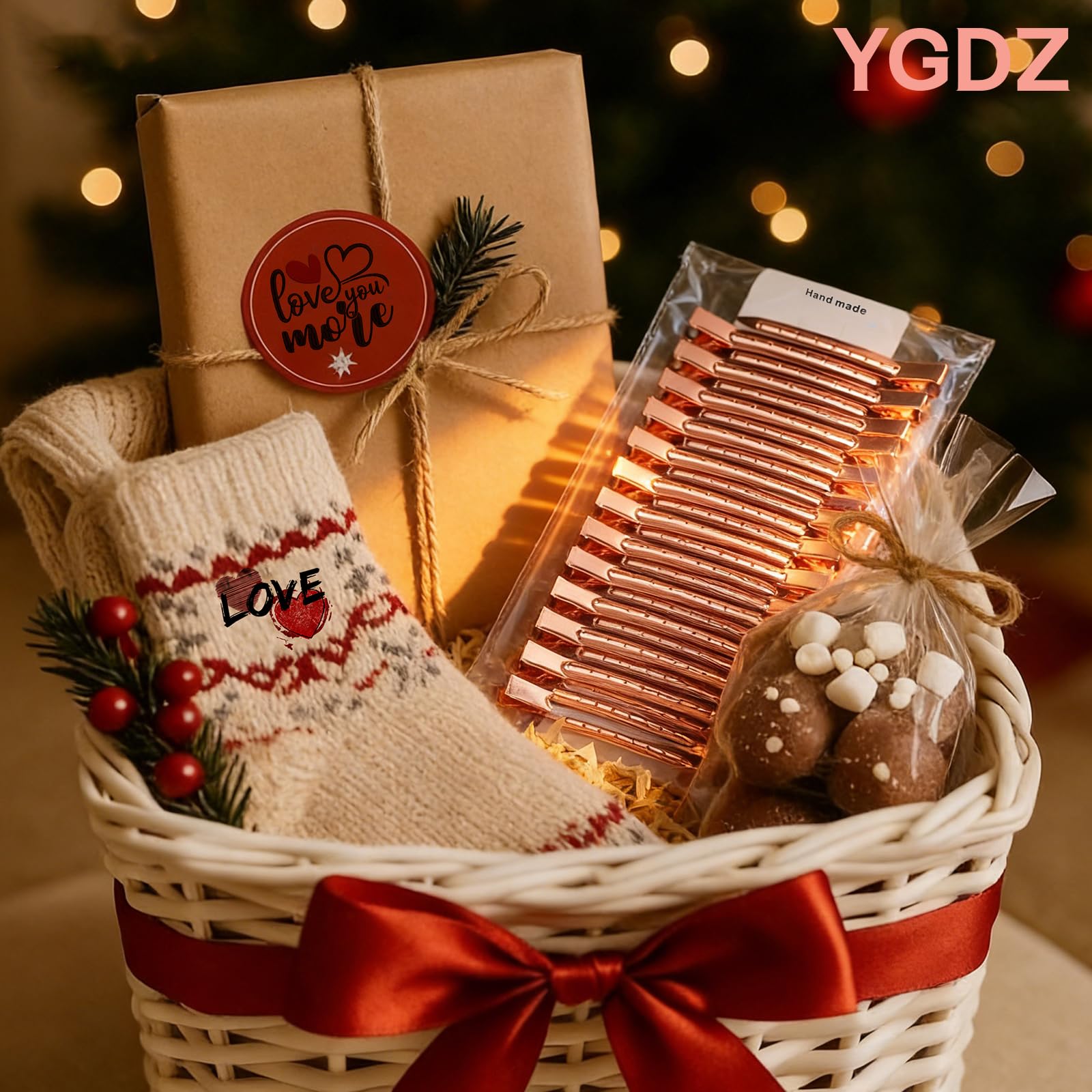 YGDZ clips keeping hair back while applying makeup for neatness