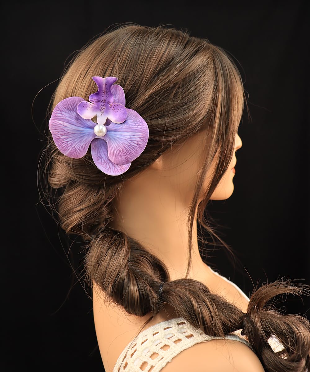 Yheahin clip attached to straw hat showing versatile styling for vacations