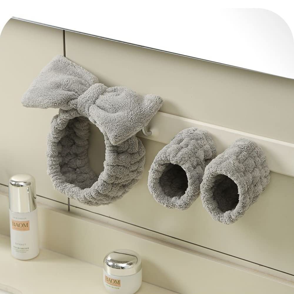 YIFVNGHUI spa-style vanity scene showing practical daily use