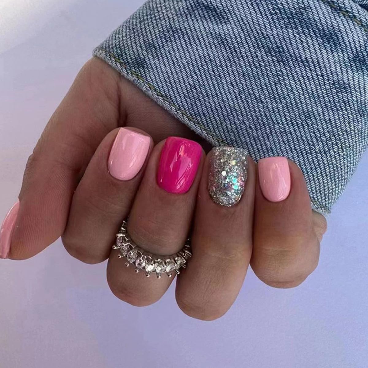 YIHONGYAN front packaging showing 24-piece press-on nail kit benefit quick salon look