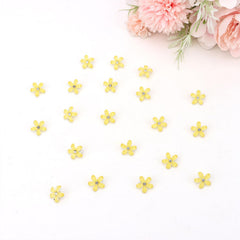 YISSION lifestyle shot at outdoor party, yellow clips enhance festive look