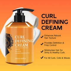 Yniquet close-up of cream texture demonstrating smooth, non-greasy finish