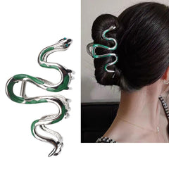 Ynxee front view of snake hair claw showing green silver finish and secure hold