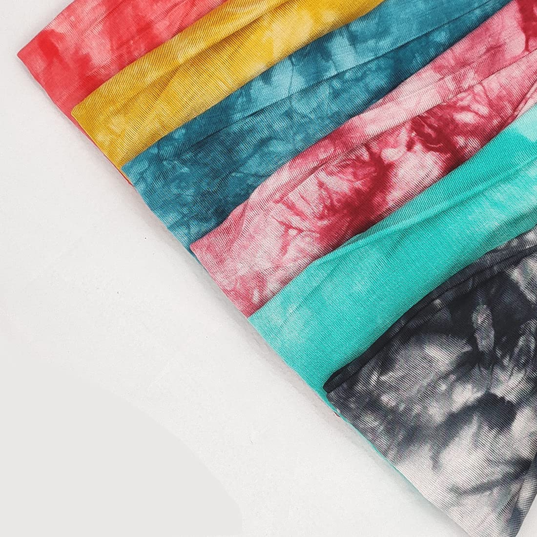 YONUF headband worn while running outdoors for secure, non-slip comfort