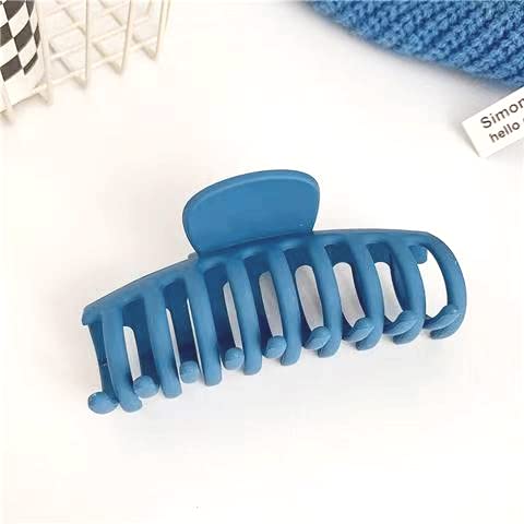 YOOOYOOO detailed metal spring hinge showing strong hold and durable performance