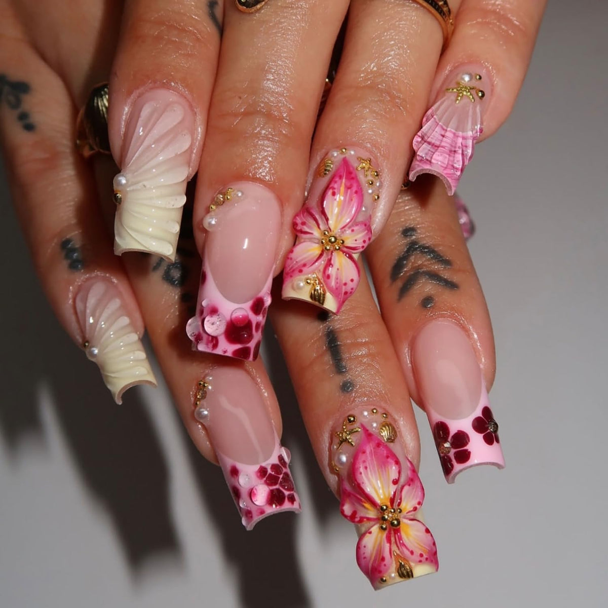 ZASKHLD front packaging showing full 24-piece summer nail kit and included tools