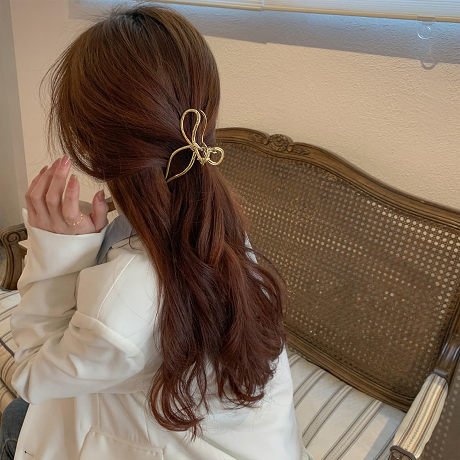 ZJHGDR close‑up of bow and pearl detail for refined decorative accent