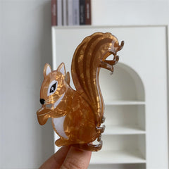 zjhgdr squirrel clip lifestyle Thanksgiving outfit showing seasonal accessorizing